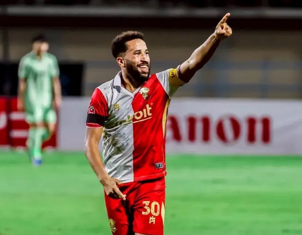 Andros Townsend Nyaris Celaka Terlindas Mesin Penggilas Lapangan, Tetap Bermain dan Bawa Prachuap Menang
